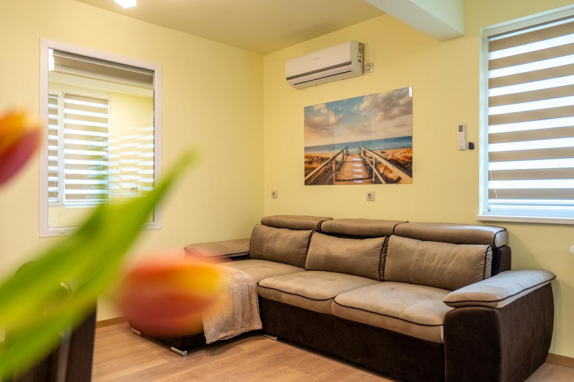 Top Location Central New & Spacious 3 Bdr Apt Medical Academy Sofia Exterior photo