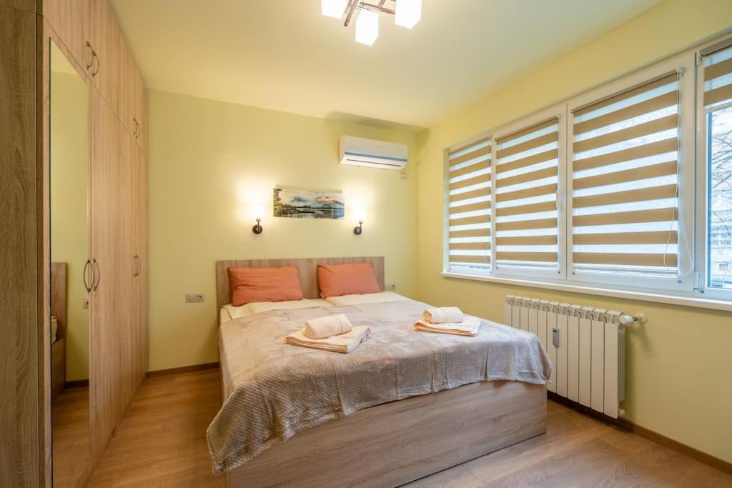 Top Location Central New & Spacious 3 Bdr Apt Medical Academy Sofia Exterior photo
